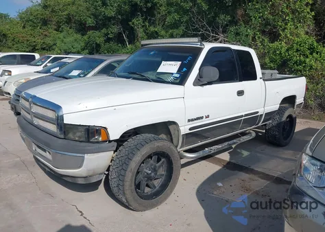 2001 Dodge Ram 1500 St из США, поврежденный, VIN 1B7HF13ZX1J575395